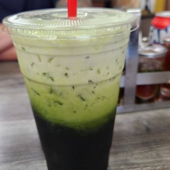 Sriracha Thai Restaurant - Green thai tea - Thai Near Me - Carson, California Sriracha Thai Restaurant - Green thai tea - Thai Near Me - Carson, California