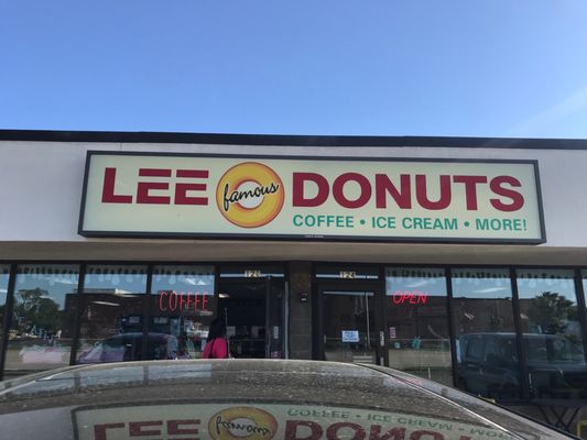 Lee Donuts by null
