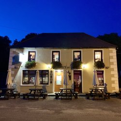 Arundel's by the Pier