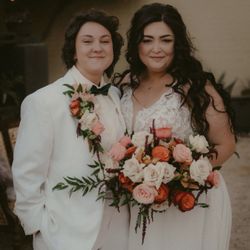 Dana's Awesome Blossoms - Gorgeous lapel boutonnière and bridal bouquet!