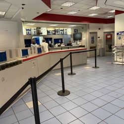 USPS - There is actually no line here