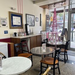 Jacqueline's Bakery & Café - Inside