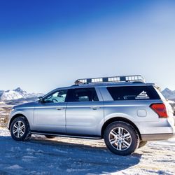 San Juan Limo - A luxury shuttle on the way to telluride from montrose