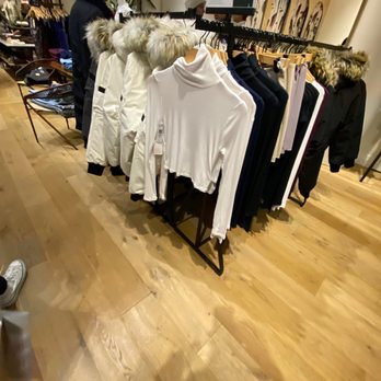 Aritzia - Women's Clothing Near Me - New York, New York