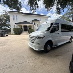 1st Class Limo & Car Service