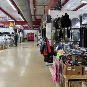 CAESAR CREEK FLEA MARKET - Updated June 2025 - 26 Reviews - 7763 W St