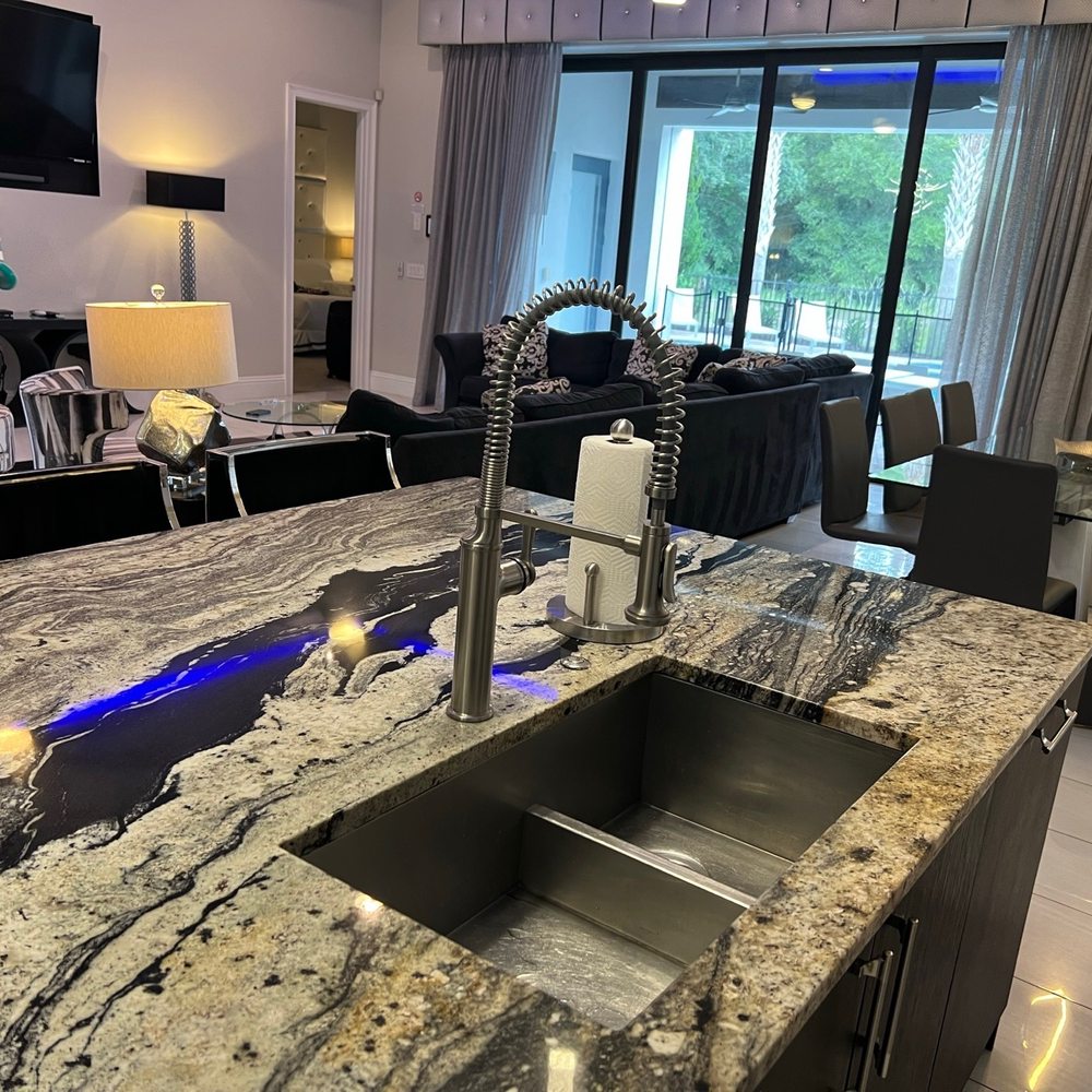 Top Villas - Kitchen area with large counter top!!! Very clean upon arrival - Vacation Rentals Near Me - Davenport, Florida Top Villas - Kitchen area with large counter top!!! Very clean upon arrival - Vacation Rentals Near Me - Davenport, Florida
