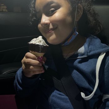 Baskin-Robbins - Ice cream and happy child - Ice Cream & Frozen Yogurt Near Me - Los Angeles, California Baskin-Robbins - Ice cream and happy child - Ice Cream & Frozen Yogurt Near Me - Los Angeles, California
