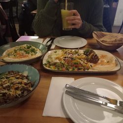 Hummus Küch' - Hummus Küch Spezialität des Hauses + Portion Vleisch