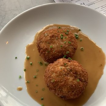 Mignonette - Crabcakes - New American Near Me - Miami, Florida Mignonette - Crabcakes - New American Near Me - Miami, Florida