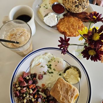 Gracie's Luncheonette - Brisket hash and full breakfast - American Near Me - Leeds, New York