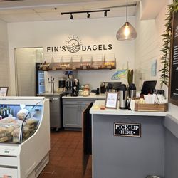 Fin's Bagels - Cute walk up