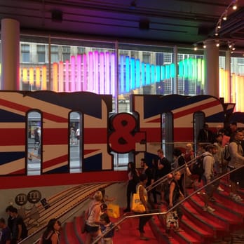 M&M's World - Candy Stores Near Me - London, XGL M&M's World - Candy Stores Near Me - London, XGL