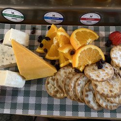 Urban Alley Brewery - Cheese platter