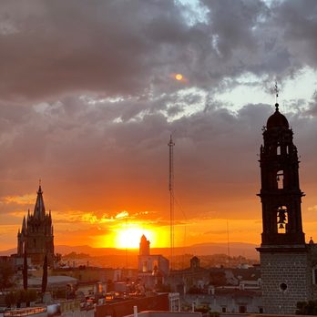 Bekeb - Sunset on the rooftop at the bar - Bars Near Me - San Miguel de Allende, GUA Bekeb - Sunset on the rooftop at the bar - Bars Near Me - San Miguel de Allende, GUA