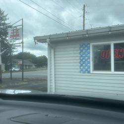 Peg & Bills Diner II - Outside