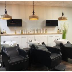 Mane Room Salon