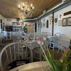 Beatitudes Tea Room - Very cute and cottage tea party!