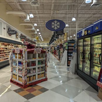 Harris Teeter - Grocery Near Me - Winston-Salem, North Carolina