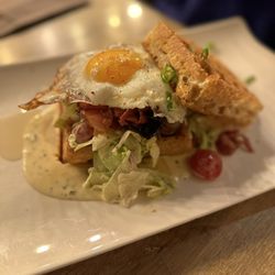 House of Waffles - Chicken club