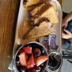 Coffeehouse - Cinnamon crumble French toast