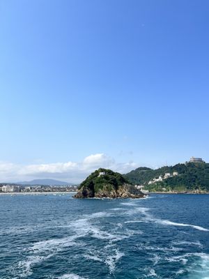 Beach of La Concha by null