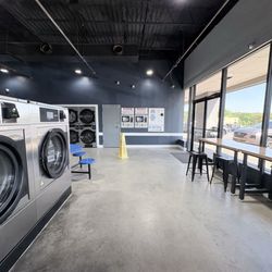 Wash & Go Coin Laundry - Plenty of seating