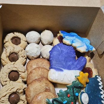 Buttercream Bakery & Coffee Bar - Coffee & Tea Near Me - Lodi, Wisconsin Buttercream Bakery & Coffee Bar - Coffee & Tea Near Me - Lodi, Wisconsin