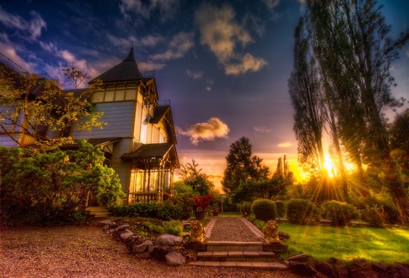 Swantown Inn by null