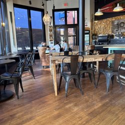 Joe Pine Coffee - Cafe
