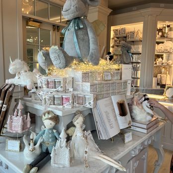 The Cake Bake Shop - Inside the bakery - Breakfast & Brunch Near Me - Bay Lake, Florida