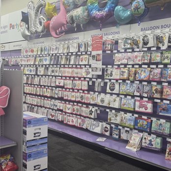 Staples - Shipping Centers Near Me - Westbury, New York