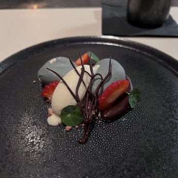 Manhatta - Dessert with spicy chocolate - New American Near Me - New York, New York Manhatta - Dessert with spicy chocolate - New American Near Me - New York, New York