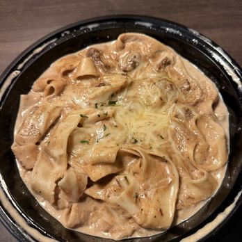 Brick House Restaurant & Lounge - Beef Stroganoff - Italian Near Me - Lodi, California