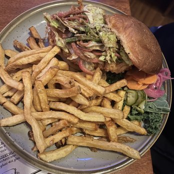 Winfield's Pub - Chicken sandwich - American Near Me - Buffalo, New York