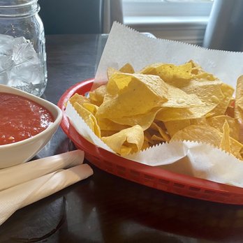 Garfias Mexican Restaurant - Chips and salsa - Mexican Near Me - Winterville, Georgia Garfias Mexican Restaurant - Chips and salsa - Mexican Near Me - Winterville, Georgia
