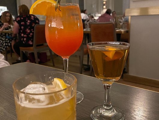 Gayle's Broadway Rose by null