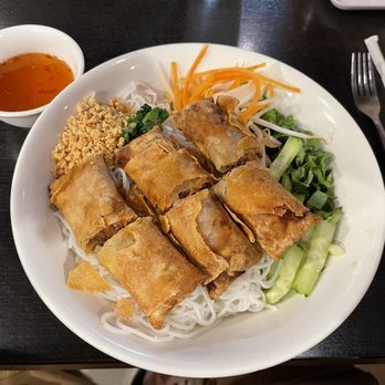 Pho House - Bun Bowl with FAT Vietnamese Eggrolls - Vietnamese Near Me - San Antonio, Texas Pho House - Bun Bowl with FAT Vietnamese Eggrolls - Vietnamese Near Me - San Antonio, Texas