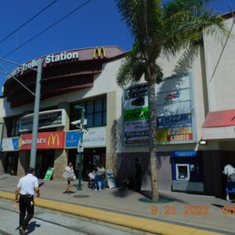 There are some places that can be very helpful yet there are many places you must stay away from at the border . There are some places that can be very helpful yet there are many places you must stay away from at the border .