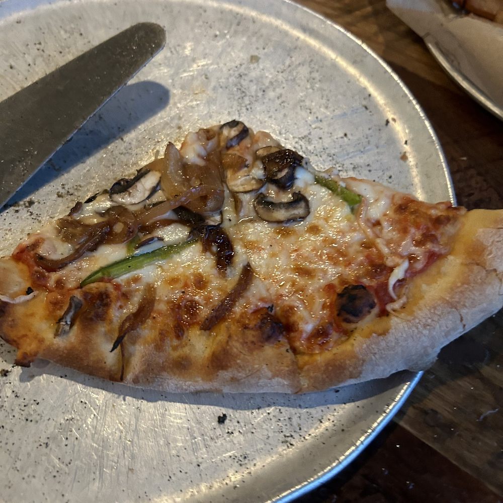 Mason’s Brewing - Mushroom, onion and peppers custom pizza - Breweries Near Me - Brewer, Maine Mason’s Brewing - Mushroom, onion and peppers custom pizza - Breweries Near Me - Brewer, Maine