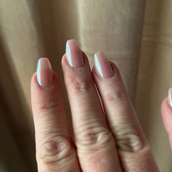 9 Nails - Medium? With an I can only use pink acrylic powder when I asked initially if they have different powder colors
