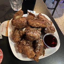 R Bar & Grill - Chicken and waffle wings