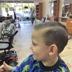 Klassy Kuts - Back to school
regular boy haircut