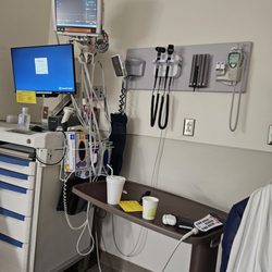 Beaumont Hospital - Royal Oak - The clock showing I've been here since 5pm