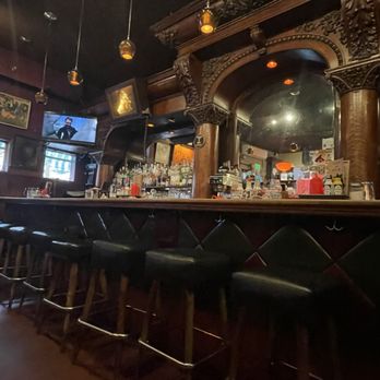 Hattie's Hat Restaurant - The bar - American Near Me - Seattle, Washington