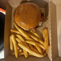 Poor amount of fries. :(