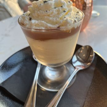 The Allred - Caramel something yummy, almost like flan...yum - Hotels Near Me - Newport, Oregon
