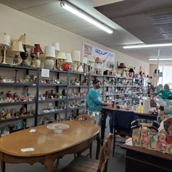 Furkids Thrift Store - Lawrenceville - Good quality household items. Especially a lot of cat and dog supplies.