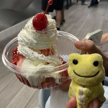 Stricklands Ice Cream - strawberry sundae - Ice Cream & Frozen Yogurt Near Me - Costa Mesa, California Stricklands Ice Cream - strawberry sundae - Ice Cream & Frozen Yogurt Near Me - Costa Mesa, California