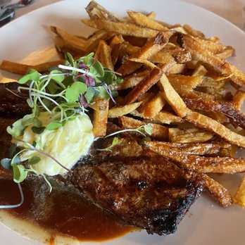 39 Rue de Jean - Steak and fries - French Near Me - Charleston, South Carolina